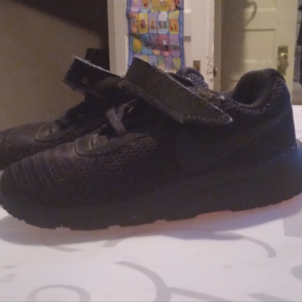 Nike child size 6